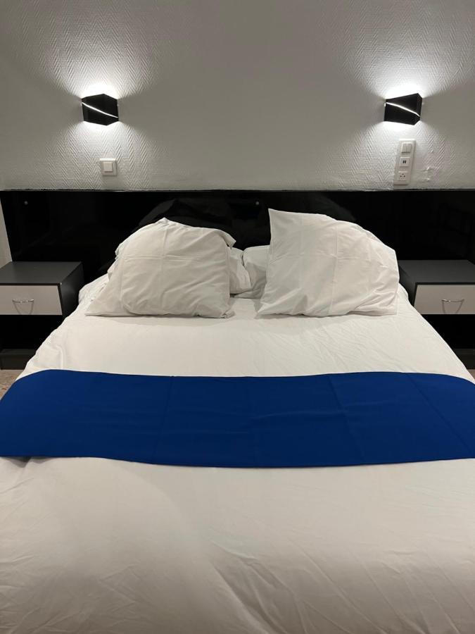 Hotel Castel Louis Vichy Bagian luar foto