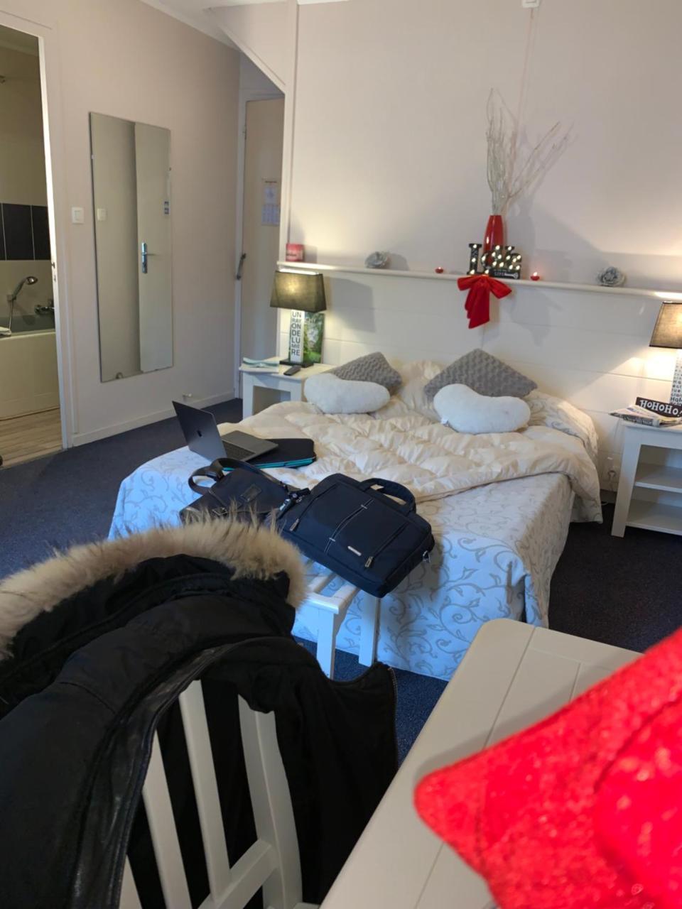 Hotel Castel Louis Vichy Bagian luar foto